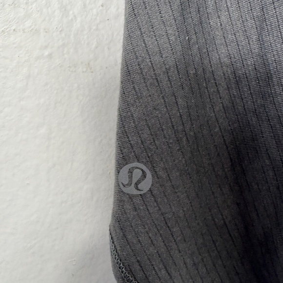 Lululemon Gray Multicolor Strappy Back Athletic Tank Top Built-in Bra Cowl Back - Picture 5 of 6